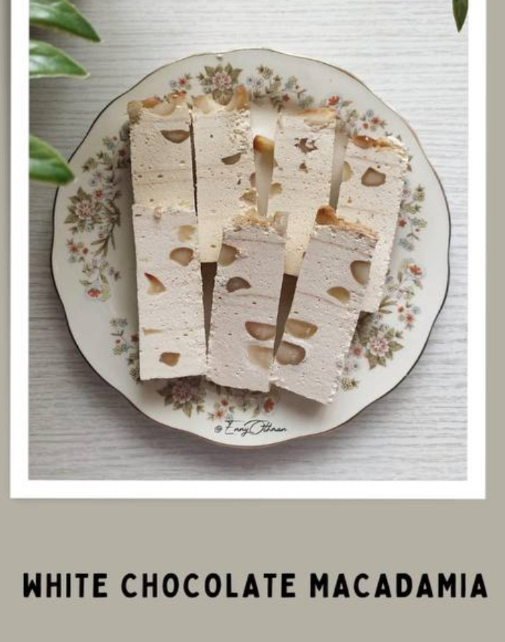 Kek Lapis Premium White Chocolate