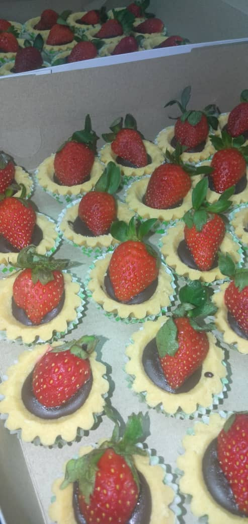 MINI CHOCOLATE STRAWBERRY TART