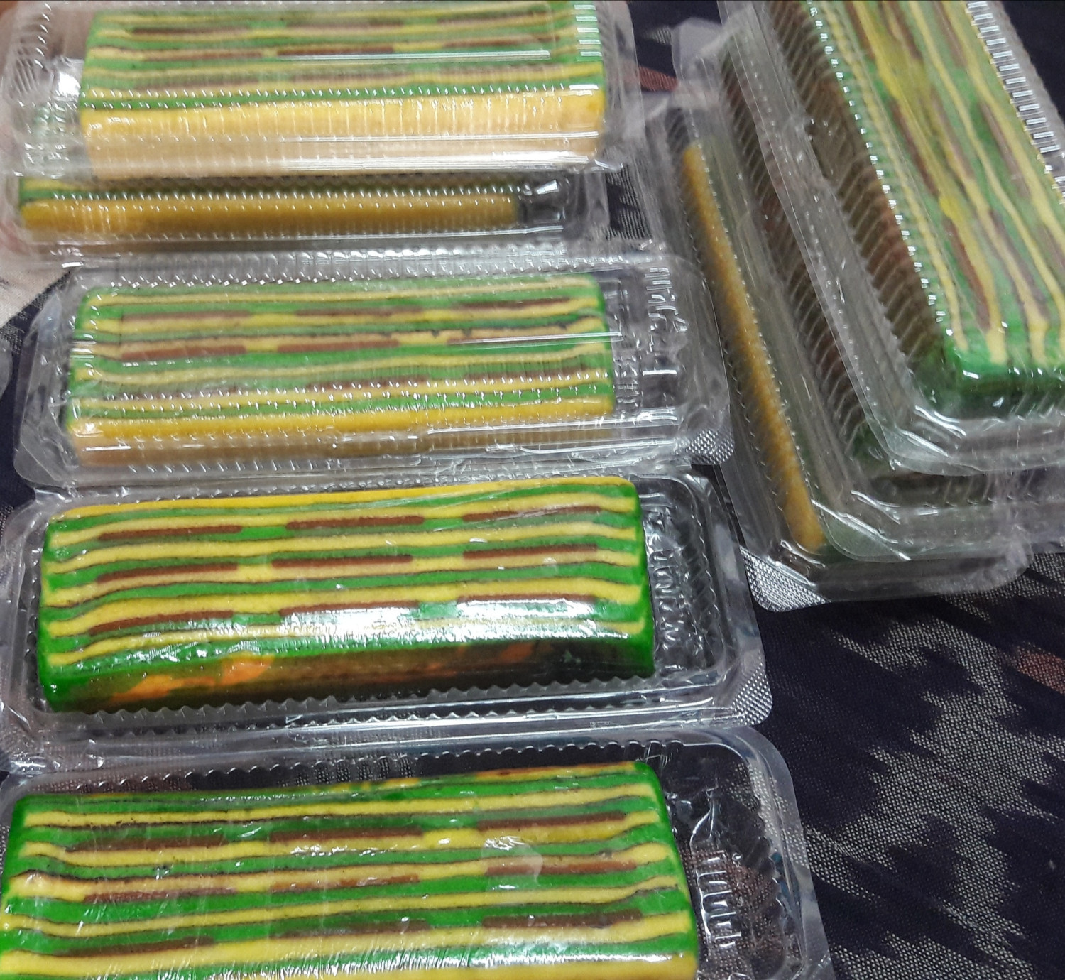 Kek lapis Masam manis