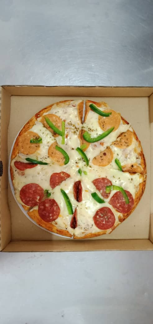 Regular 9 Inch (8 Slices) Mixed Chicken & Beef Pepperoni Pizza