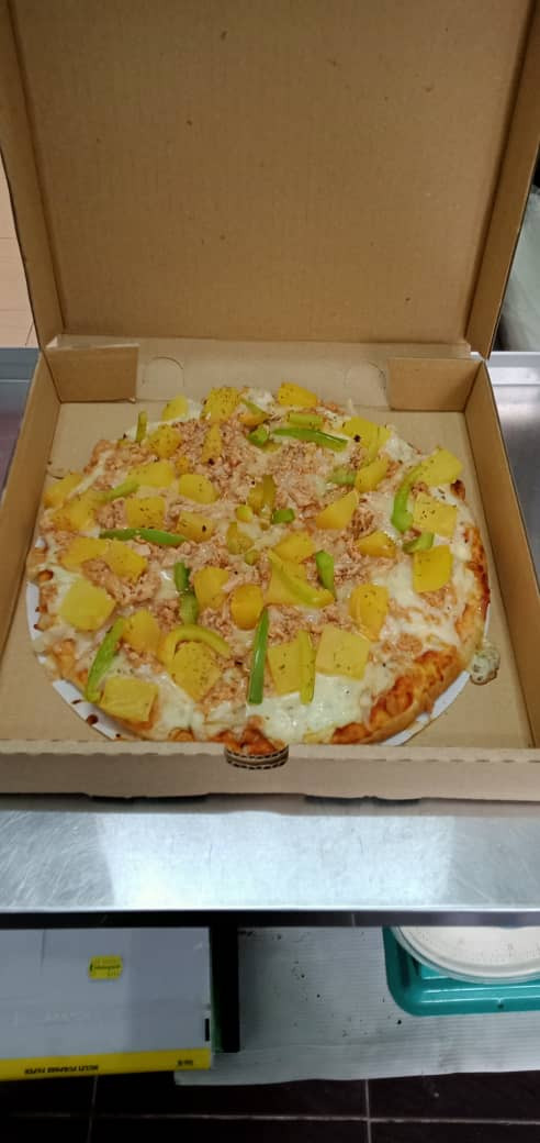 Masnad's Hawaiian Chicken & Beef Pepperoni Pizza