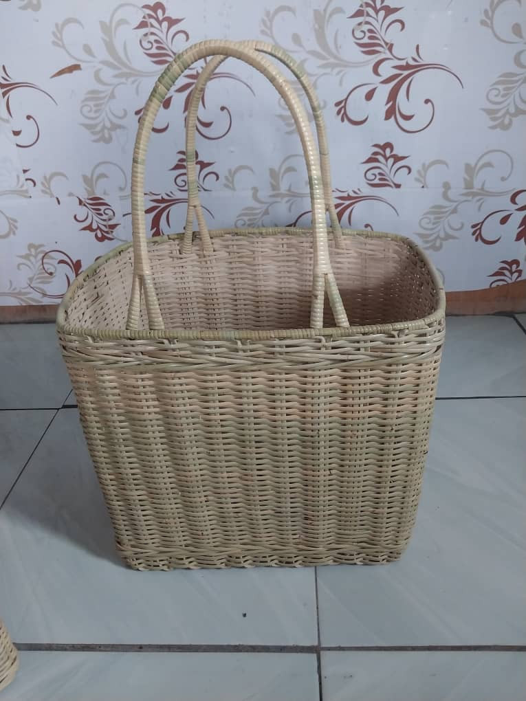 Bakul Rotan (M)