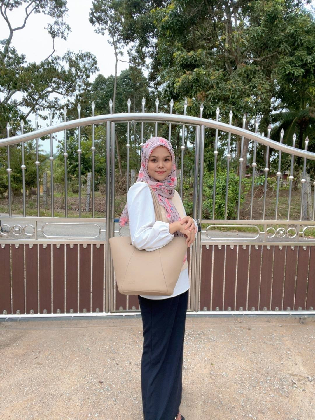 Legacy Fashionista Marsha Tote 2 in 1