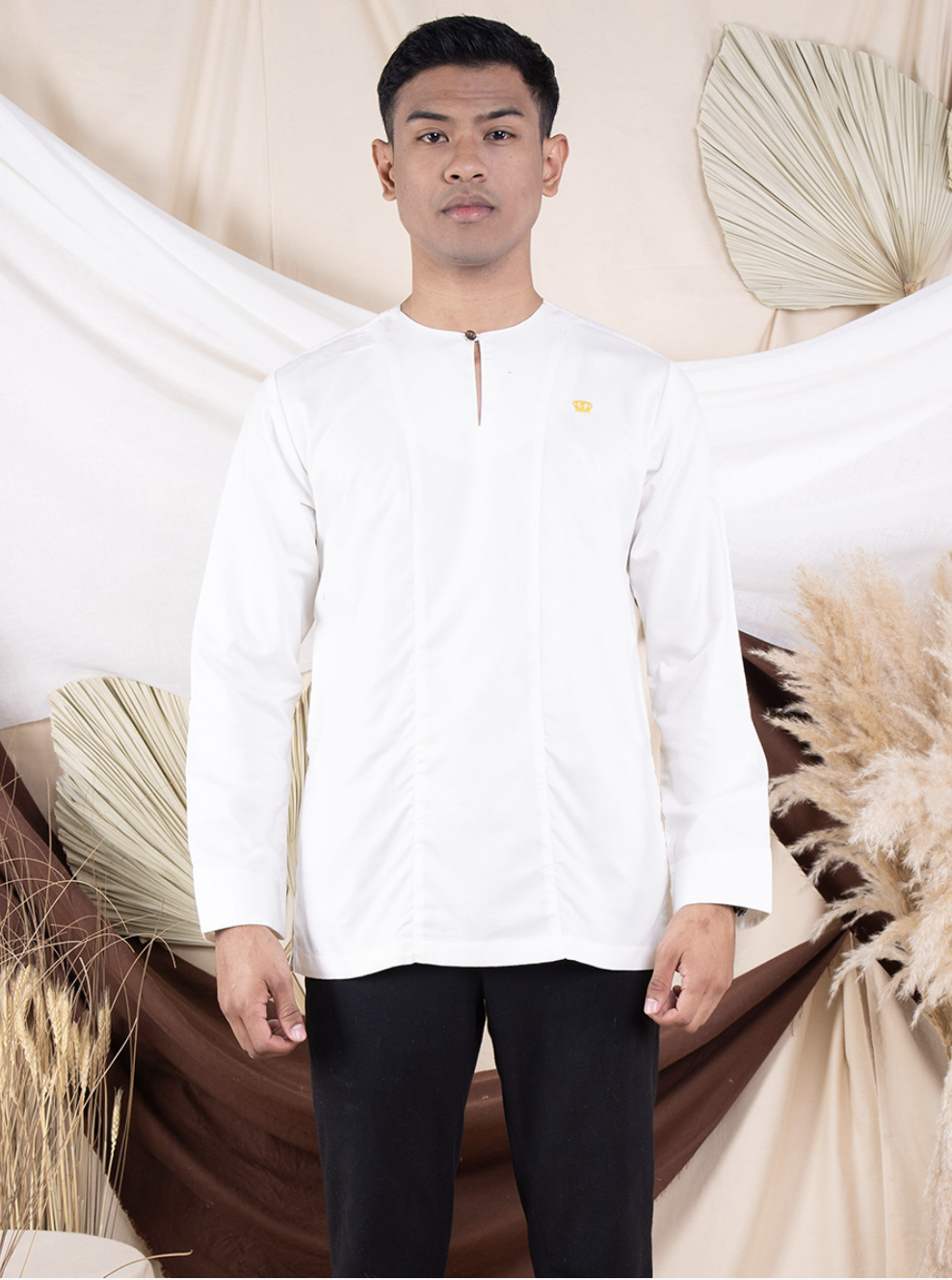 Kurta Tariq in White