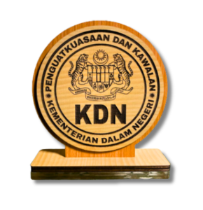 Plak Ukiran Kayu 2 lapis (Custom content ) Kod PLY201