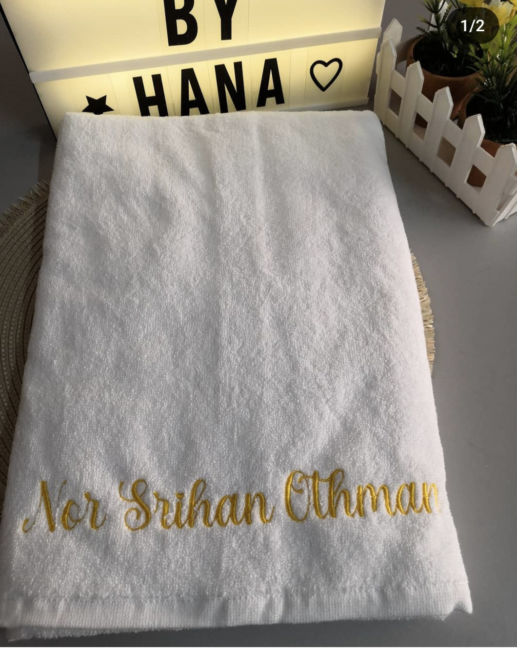 Tuala Sulam Nama Ekslusif