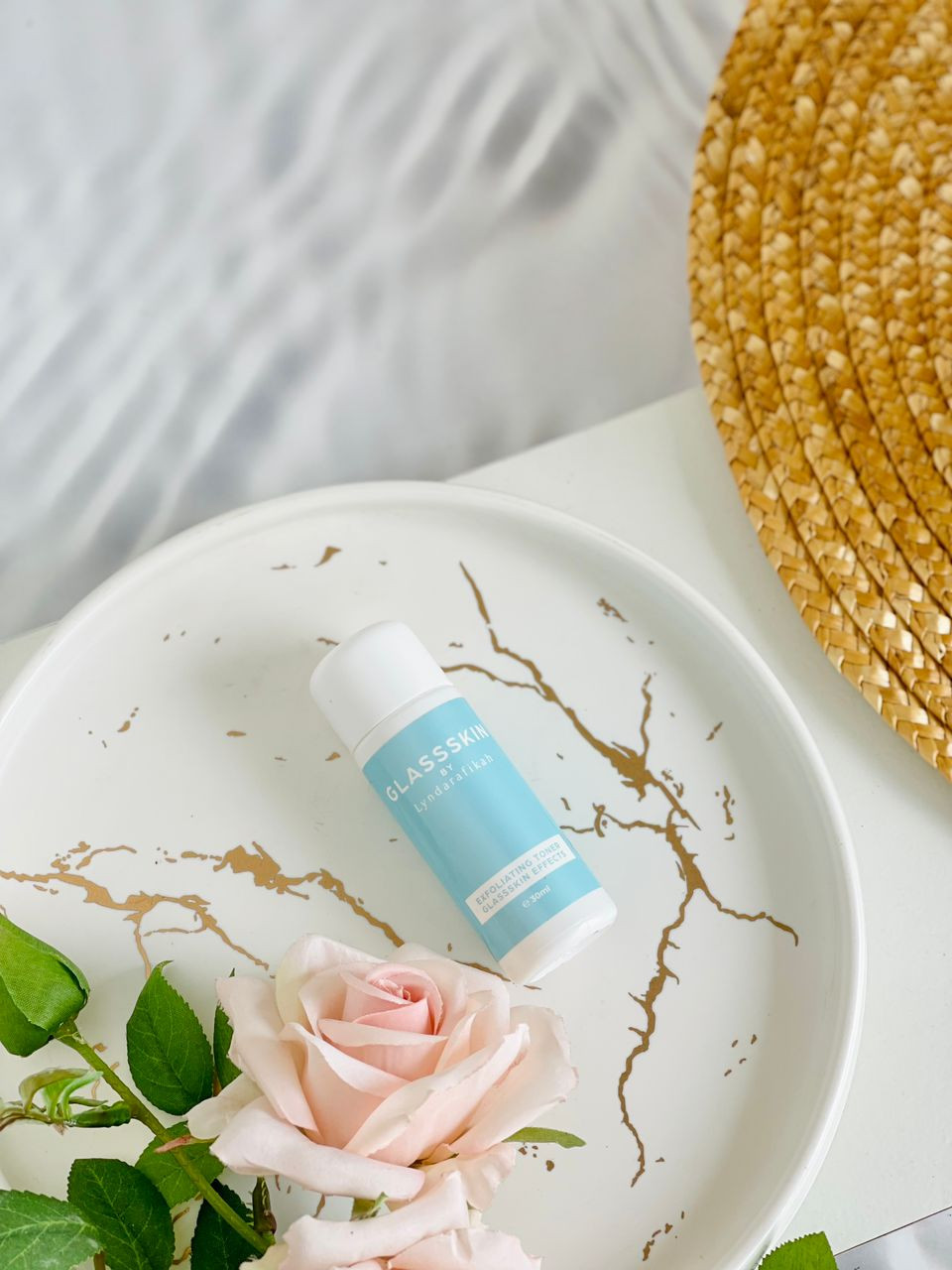 GLASSSKIN EXFOLIATING TONER